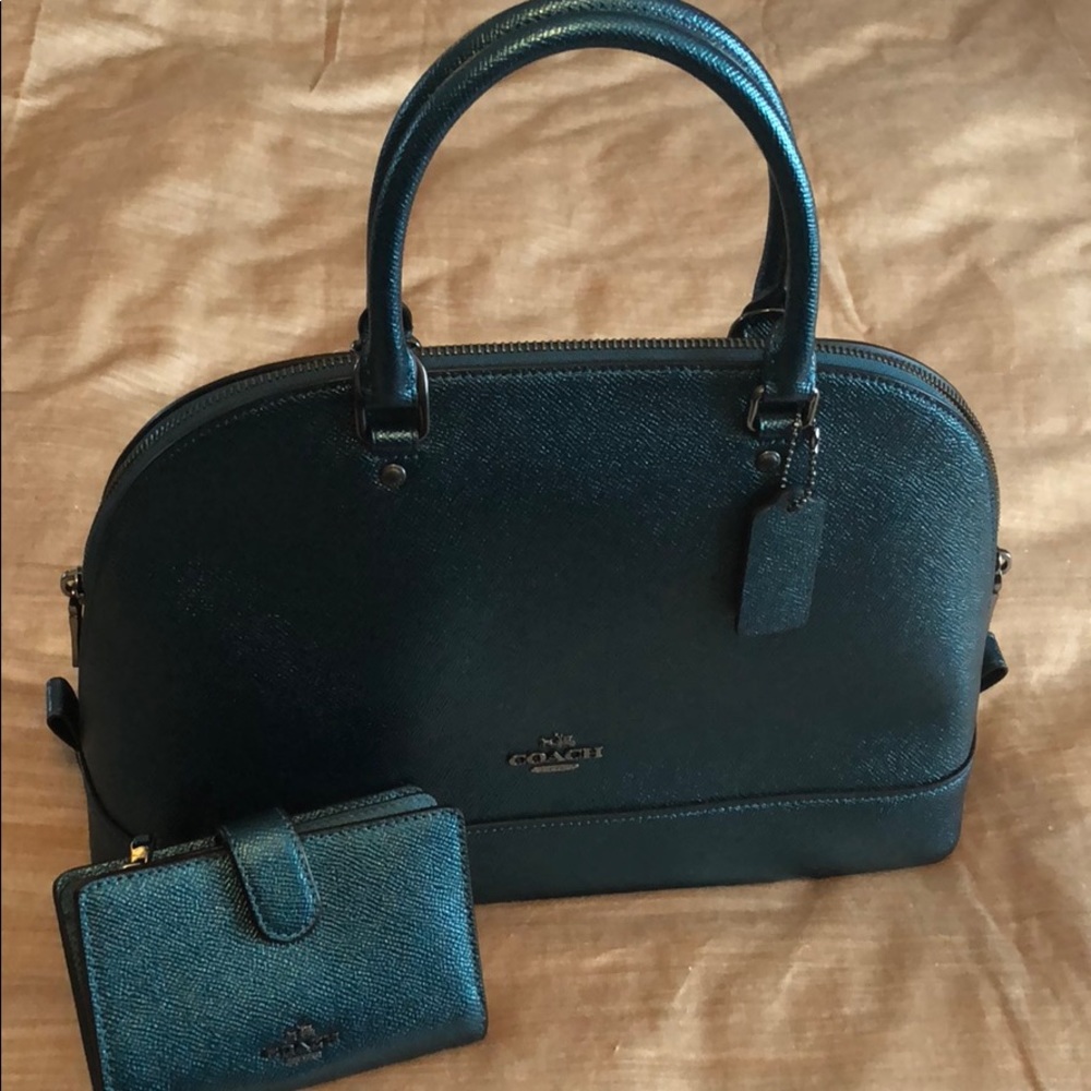 Coach Sierra Crossgrain Leather purse and wallet